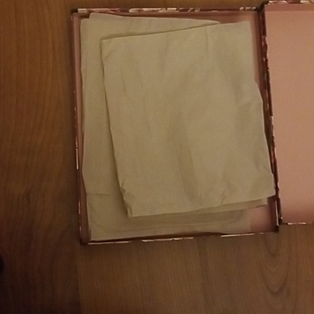 Gucci Authentic Floral Box - Picture 5 of 7